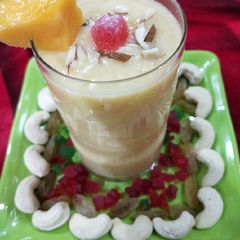 A picture of Mango shake.