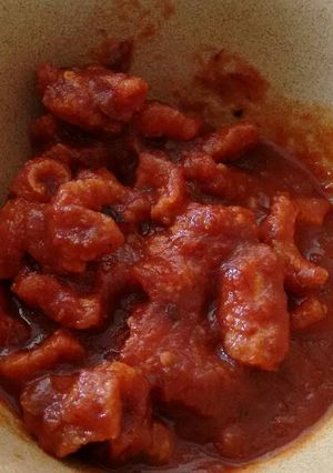 Una foto de Chicharrón en salsa de chile Morita.ॐ 🇲🇽