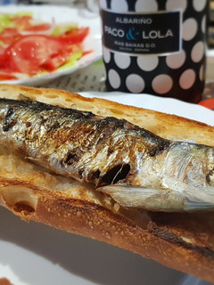 Una foto de Sardinas asadas