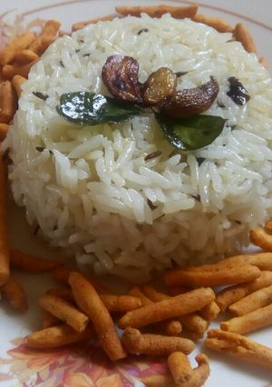 A picture of Garlic jeera rice.