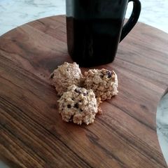 A picture of Super Easy Chocolate Peanut Butter Oat Cookies.