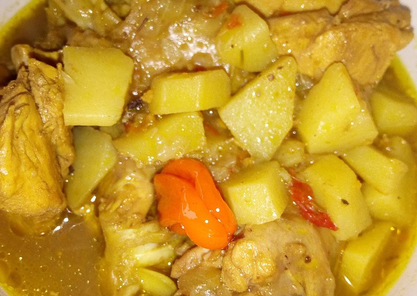 Chicken soup with potato