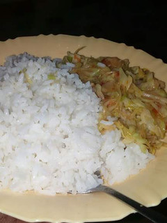 A picture of Rice Served with Cabbages.