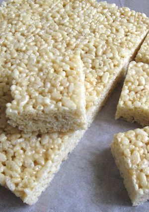 A picture of Rice Bubbles & Marshmallow Slice.