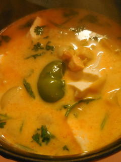 A picture of Thai Red Curry with Chicken & Tofu.