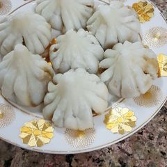 A picture of Modak.