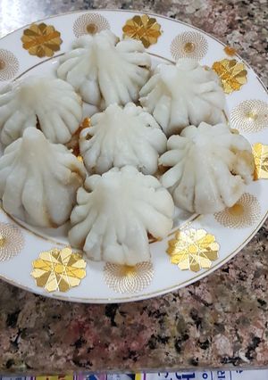 A picture of Modak.