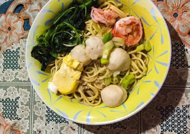 Cara Gampang Menyiapkan Mi Kangkung Kuah Udang, Lezat