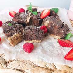 Una foto de Brownie de chocolate y calabacín