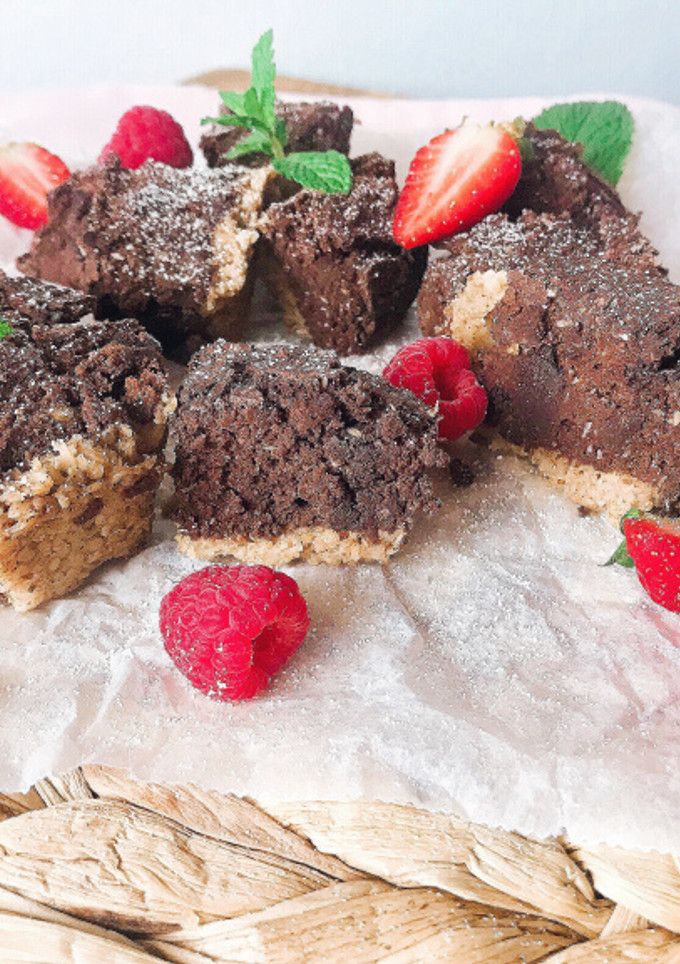 Una foto de Brownie de chocolate y calabacín