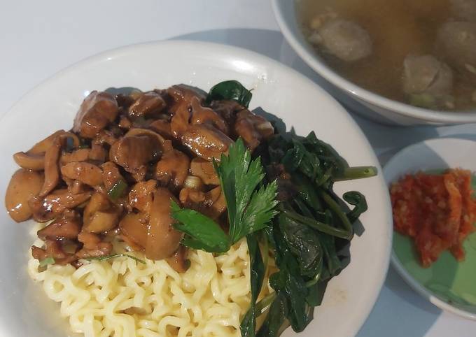 Cara bikin Mie ayam jamur Cara bikin Mie ayam jamur