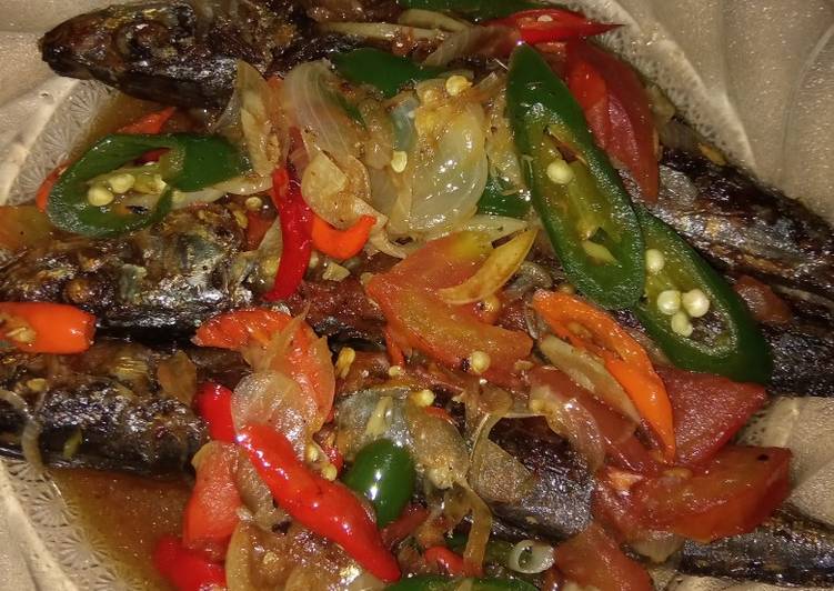 Cara Gampang Menyiapkan Tumis ikan cue yang Bikin Ngiler