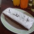Pudín húmedo de peras y nueces