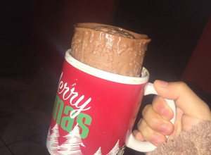 Una foto de Brownie en taza