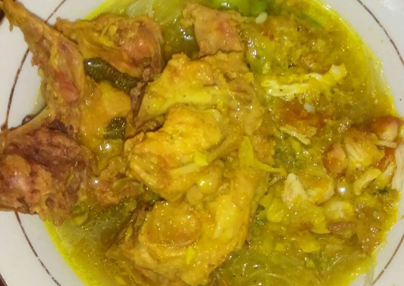 Soto ayam bumbu kuning