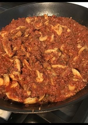 Une photo de Bœuf en gelée aux champignons de paris et tomate