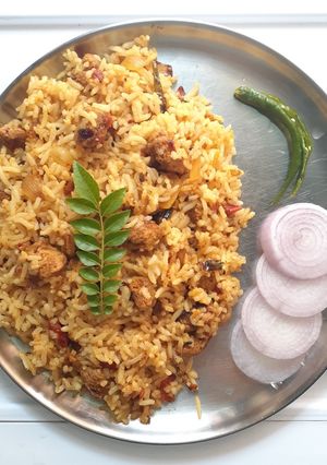 सोया चंक्स फ्राइड राइस (Soya chunks fried rice recipe in Hindi) रेसिपी मुख्य फोटो