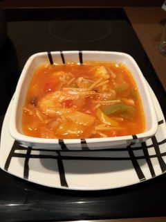 Una foto de Fideos gordos con pulpo y langostinos