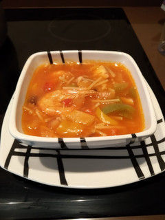 Una foto de Fideos gordos con pulpo y langostinos