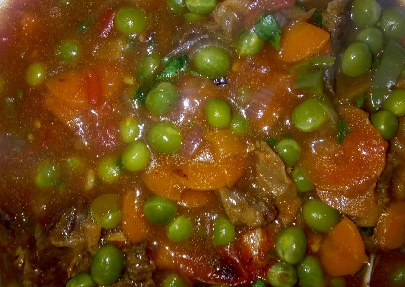 Beef stew with peas