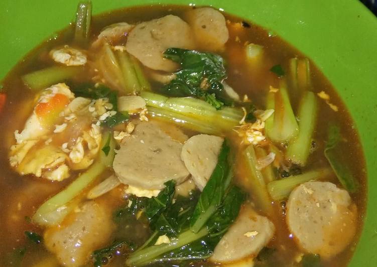 Sayur sawi hijau mix telor, bakso