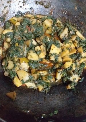 A picture of Aloo palak green veg.