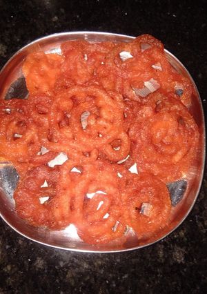 इमरती (Imarti recipe in hindi) रेसिपी मुख्य फोटो