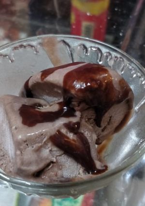 A picture of Oreo Chocolate  Ice cream.