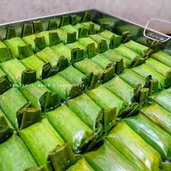 A picture of Lemper Isi Abon.