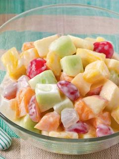 Una foto de Ensalada dulce con melocotón