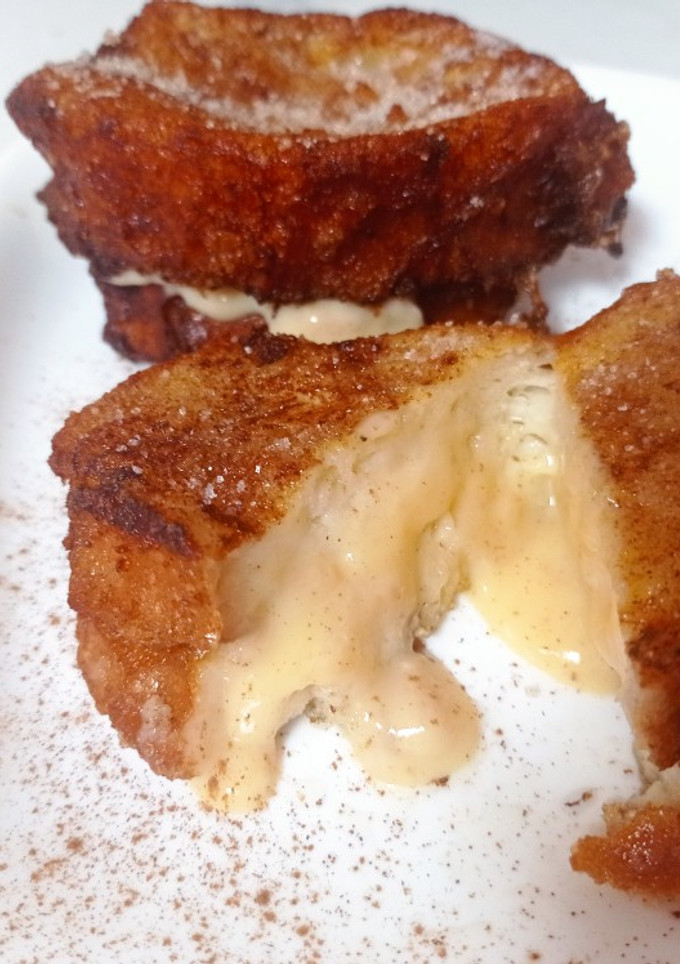 Una foto de Torrijas rellena de natillas