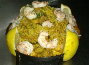 Una foto de Paella valenciana