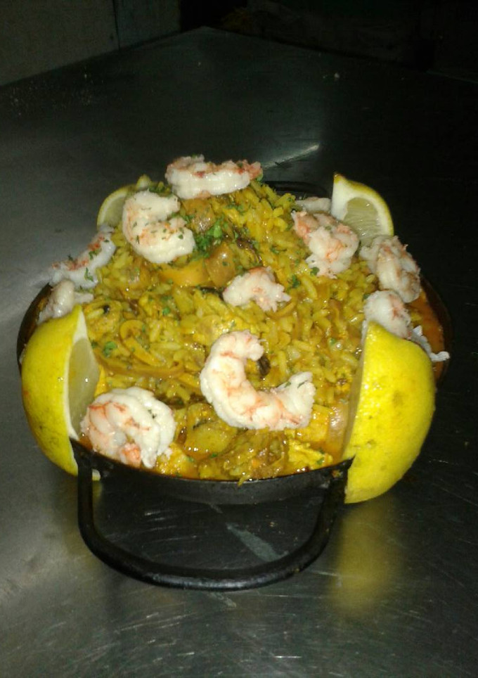 Una foto de Paella valenciana