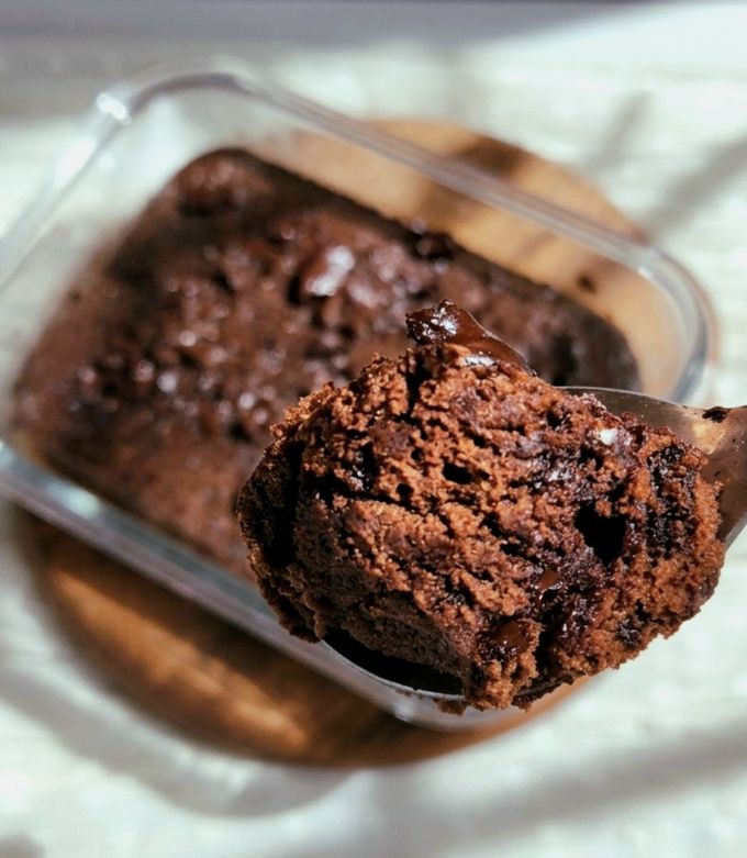 Una foto de 🍫Budín de chocolate saludable 🍫 Ingrediente sorpresa (no es banana🙂↔️) listo en 10 minutos! 🍫