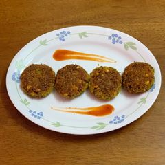 A picture of Chival/chiu sabji ke vade.