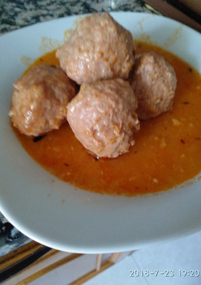 Una foto de Albóndigas de pollo en salsa