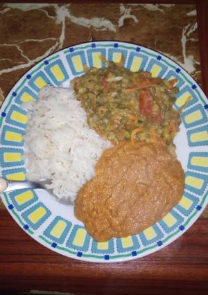 A picture of Groundnut Sauce... A Ugandan recipe.