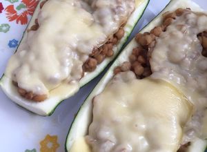 Una foto de Zapallitos Rellenos de lentejas y queso