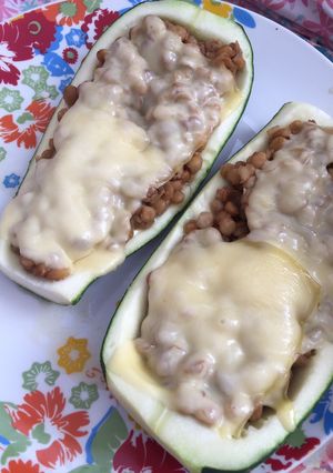 Una foto de Zapallitos Rellenos de lentejas y queso