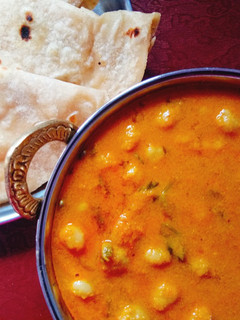 சென்னா குருமா (chenna kuruma recipe in Tamil) செய்முறை முக்கிய புகைப்படம்