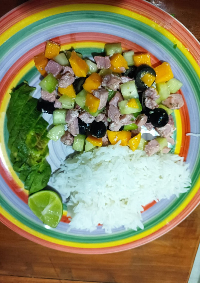 Una foto de Atún tropical