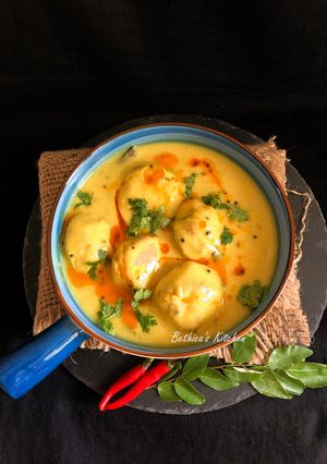 A picture of Paniyaram / Appe Kadhi.