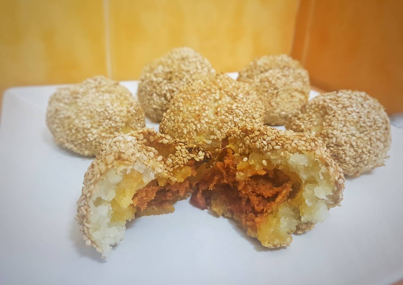 Bombas de patata y sobrasada