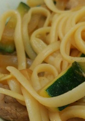 Foto principal de Tallarines al estilo oriental