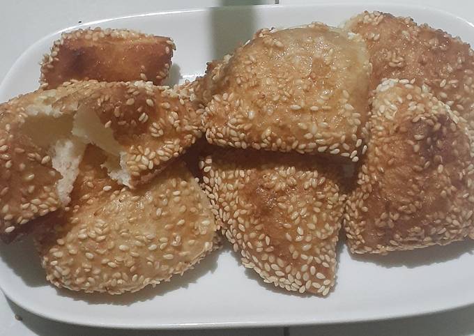 Roti Bantal Melendung