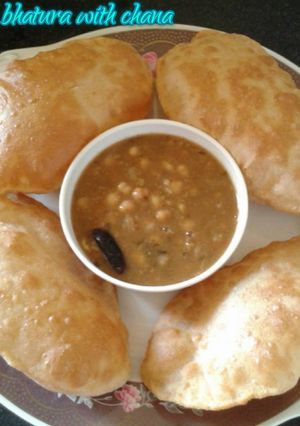 A picture of Wheat bhatura with chana.