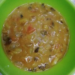 A picture of Dal fry.