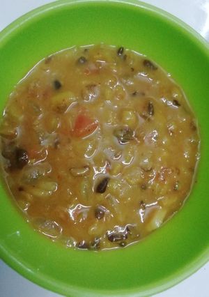 A picture of Dal fry.