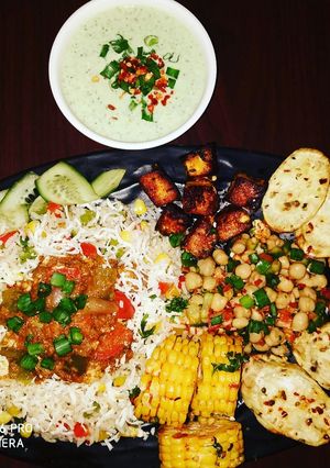 A picture of Cottage Cheese Shalmargo with assorted veggiee sizzler.