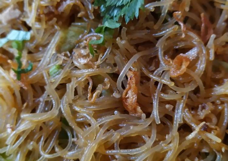 Bihun goreng oriental